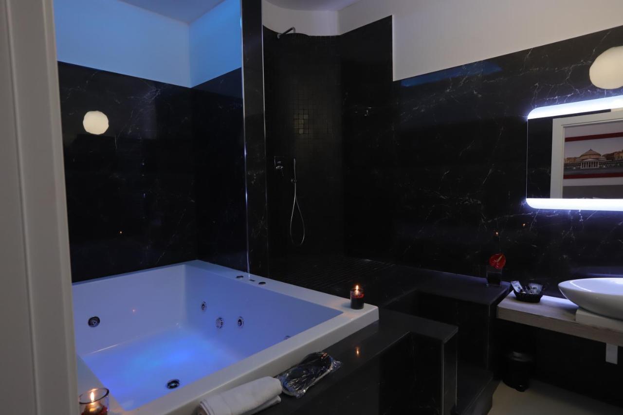 Mecla Suites Наполи Екстериор снимка