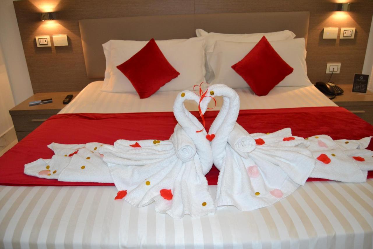 Mecla Suites Наполи Екстериор снимка
