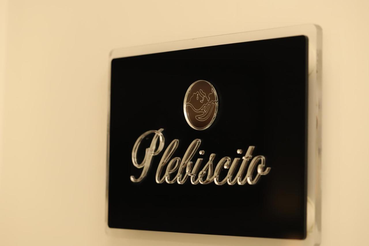 Mecla Suites Наполи Екстериор снимка